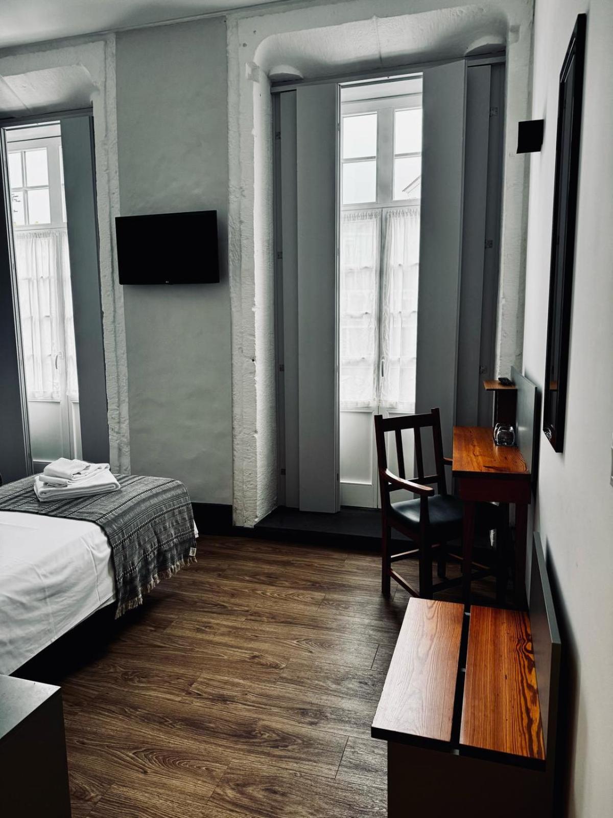 Angra do Heroísmo Alianca Cafe & Hostel מראה חיצוני תמונה